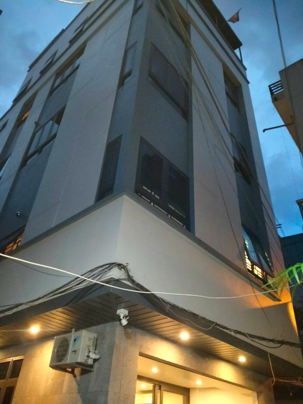 Tôi Chính Chủ cần Bán nhà ngõ 493 Trương Định. Dt 45m 6T - GARA Ô TÔ Giá chỉ 12 tỷ 45